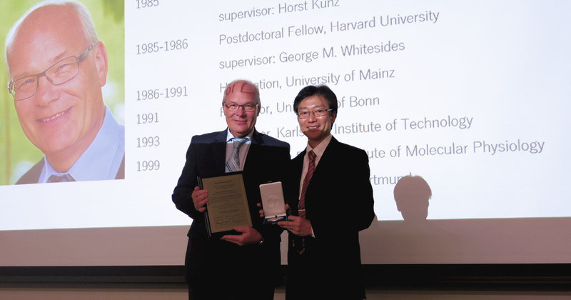 Prof. Dr. Dr. h.c. Herbert Waldmann received the Yamada-Koga prize 2018