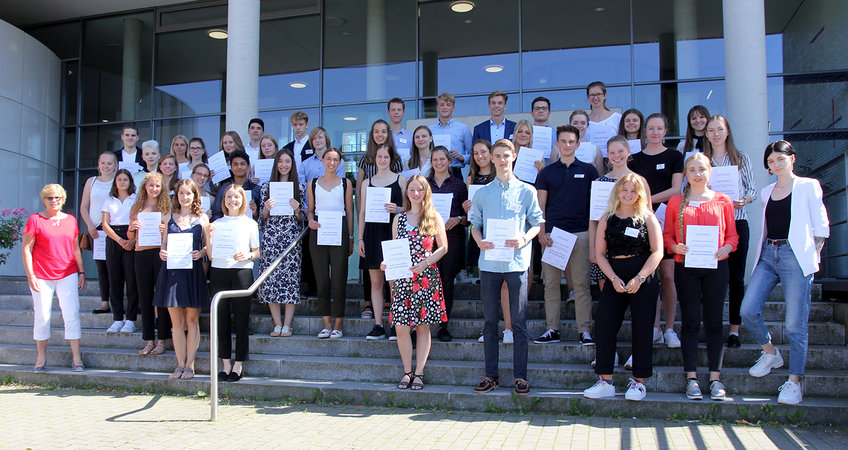 Best young biology graduates awarded Best young biology graduates awarded