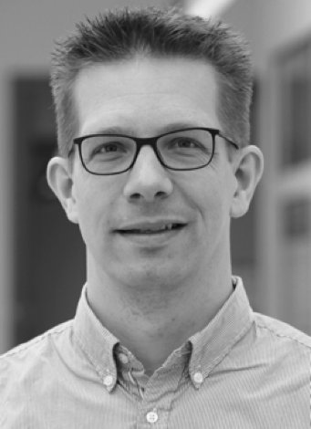 Dr.  Christian Schröter