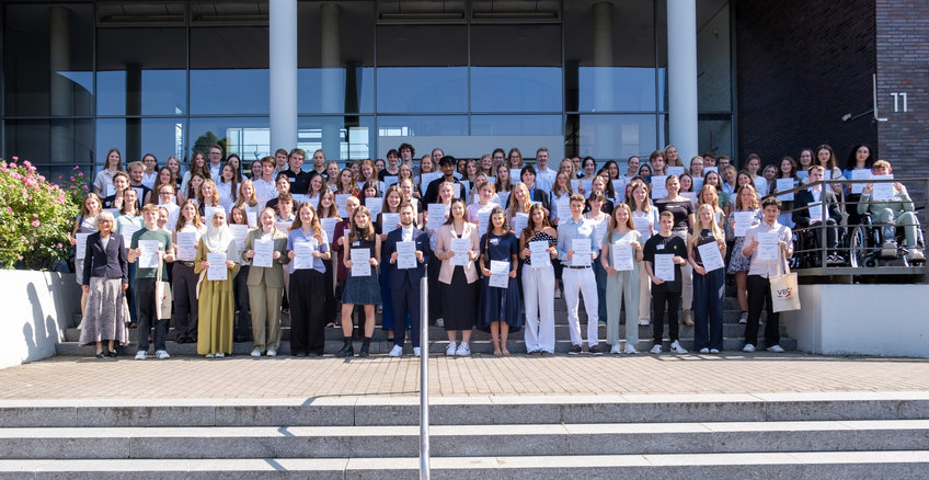 Award for the best biology graduates in NRW group photo of the best biology graduates in NRW